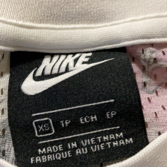 Nike Mesh Tee. Size- Extra small. Blue - Picture 2 of 3